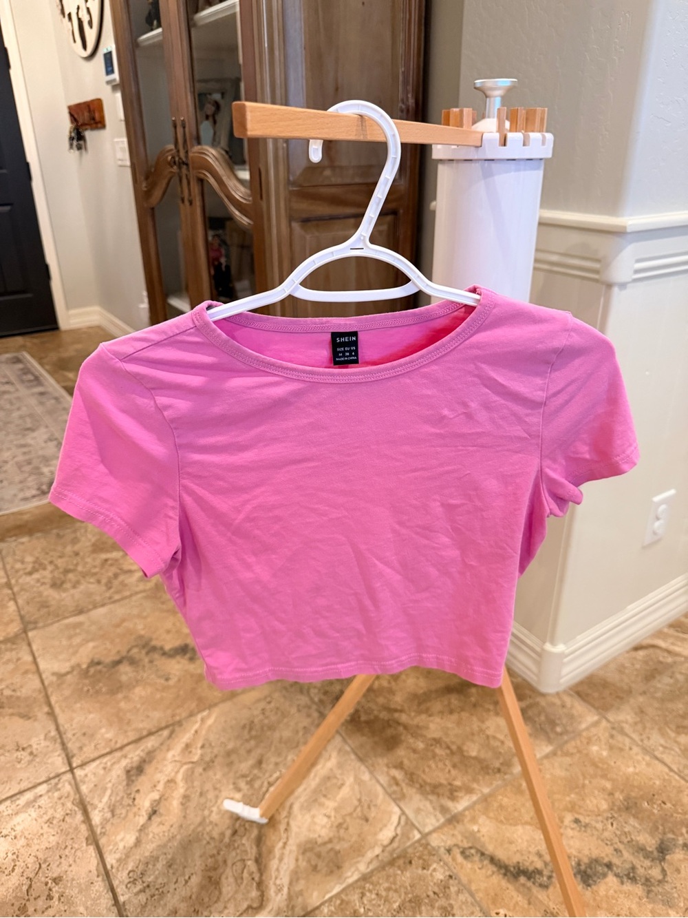 SHEIN Bubblegum Pink Short Sleeve Cropped Tee
